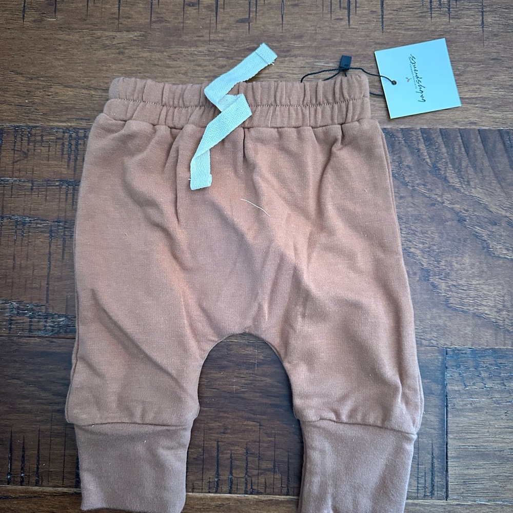 Bottoms in brown